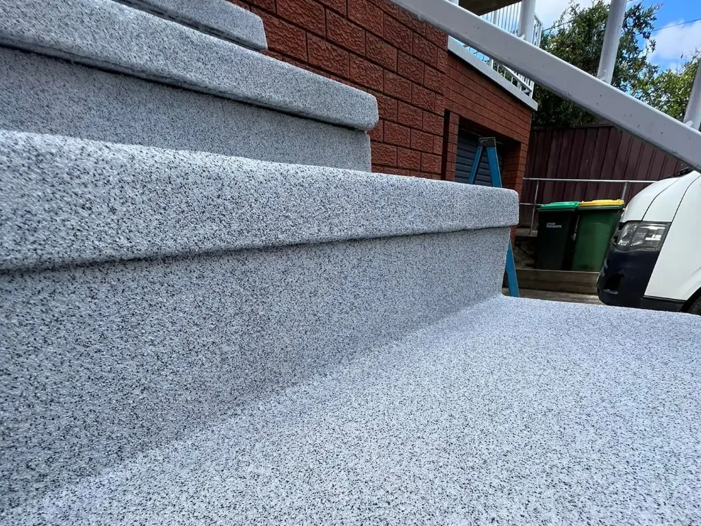 Quartz anti-slip epoxy floor in Silver 40 blend